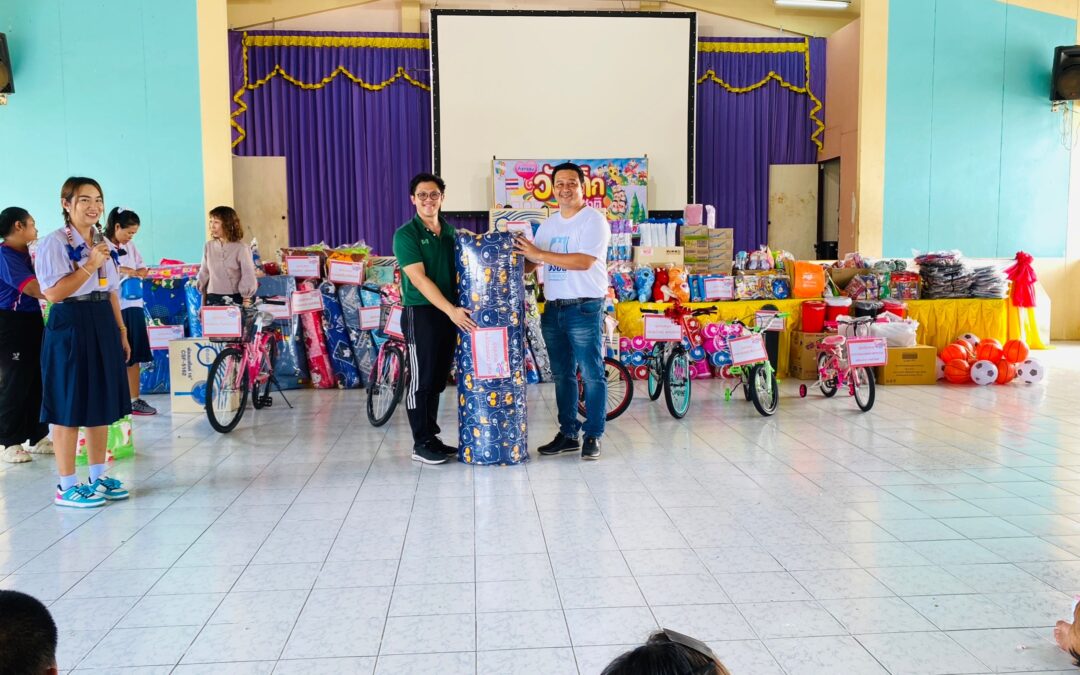 ดิจิตอลคอมร่วมบริจาคเงินเพื่อสนับสนุนของขวัญวันเด็กแห่งชาติ ปี 2567 ของโรงเรียนคลองเสาธง